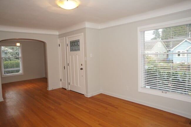 Building Photo - NE Portland Alberta Arts 3-bedroom Bungalow