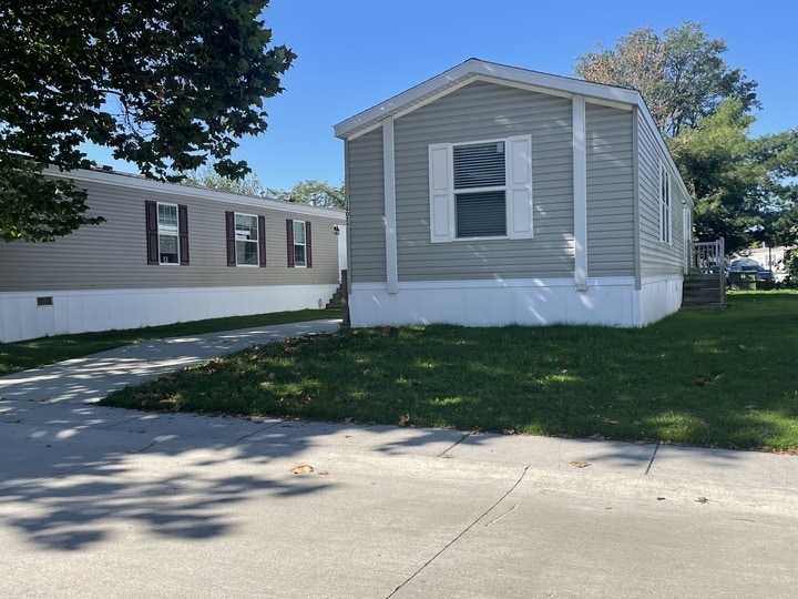 Building Photo - 16206 Normandy St