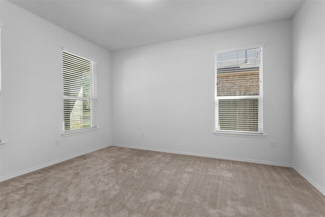 Building Photo - 108 Alpine St