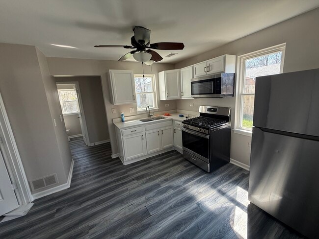 Building Photo - 1504 S Ottawa St