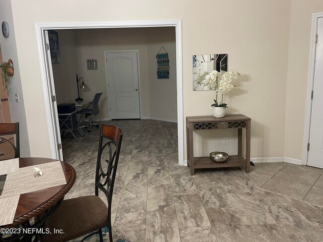 Building Photo - 1515 Golden Lake Loop