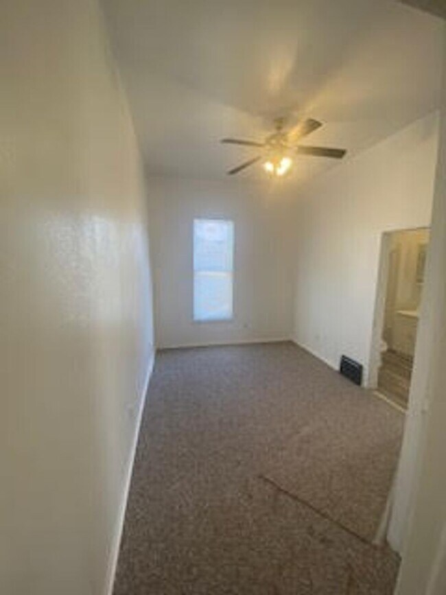 Building Photo - 1405 Garfield Ave