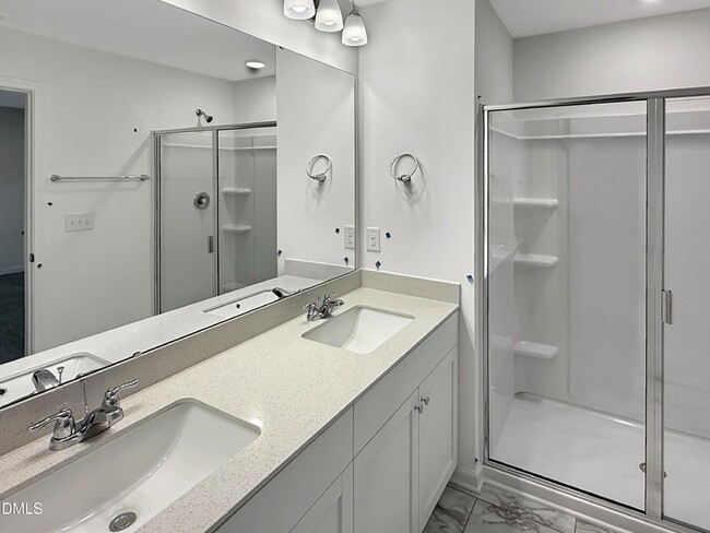 Building Photo - 135 Siebold St