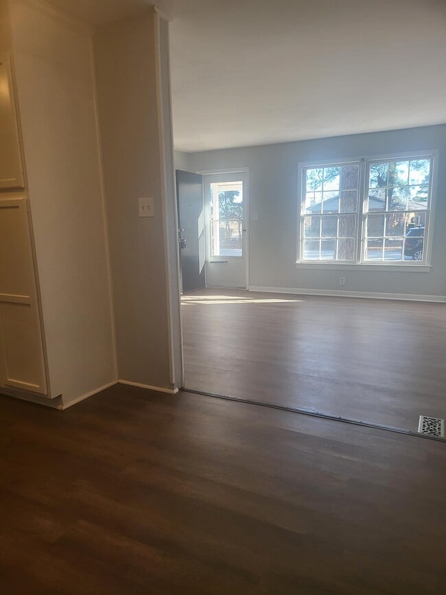 Building Photo - 757 Goodyear Dr