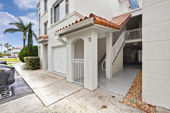 Building Photo - 11028 Legacy Dr