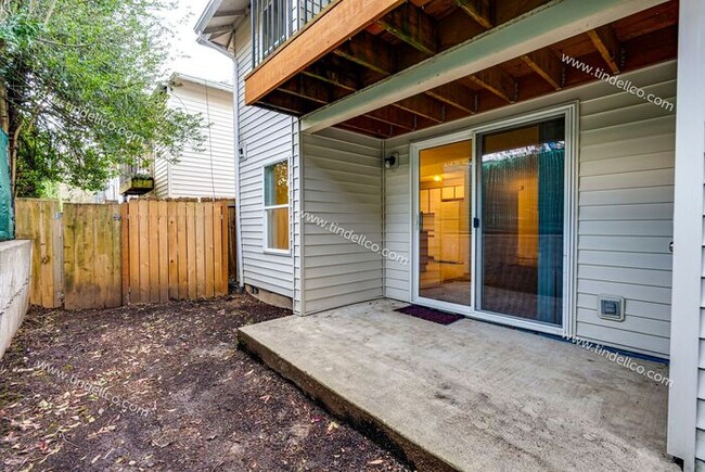 Building Photo - Spacious Pet-Friendly Ground Level Unit w/...