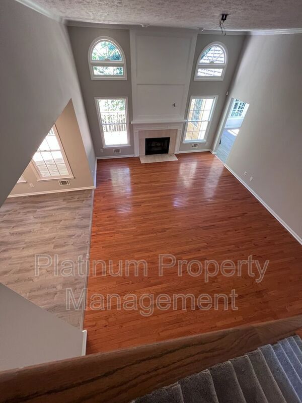 Building Photo - 120 Colonnade Ave SW