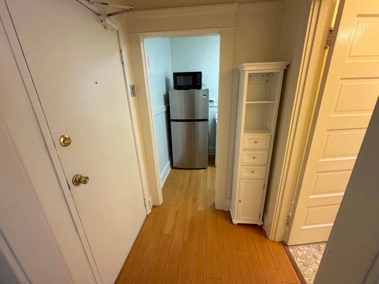 Building Photo - 40 Brooks Ave