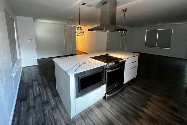 Building Photo - 9 Blue Marlin Cove