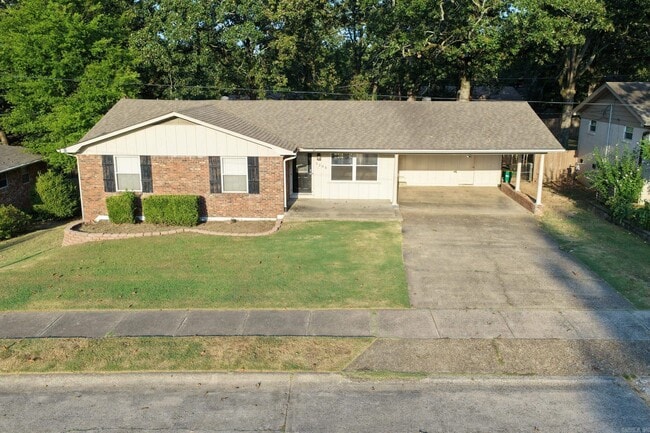 Primary Photo - 5205 Stratford Rd
