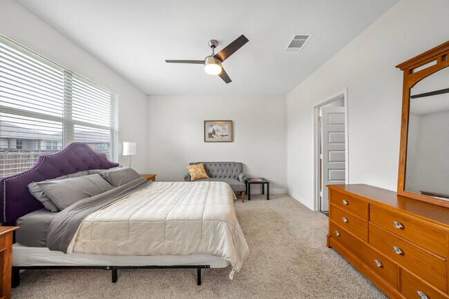 Building Photo - Furnished in Pflugerville!