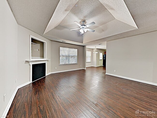 Building Photo - 121 Summer Vale Dr
