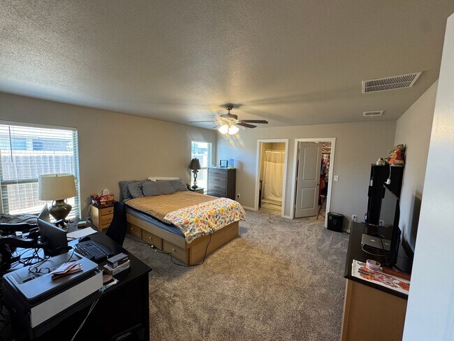 Building Photo - 3/2 in Upland Crossing Available January 2026!