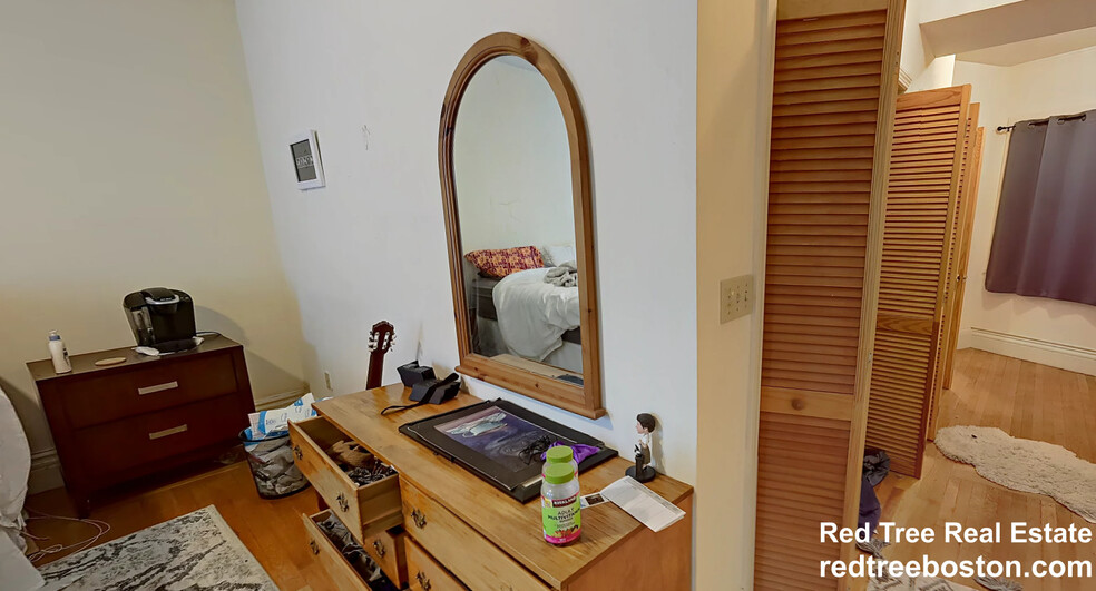 Apt 3 - 1402 Beacon St