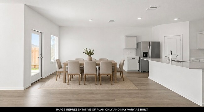 Building Photo - 16779 Country W Dr