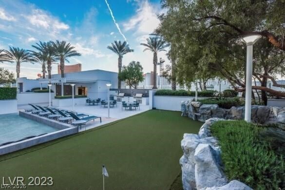 Building Photo - 2700 S Las Vegas Blvd