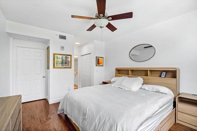 Building Photo - 720 S Sapodilla Ave