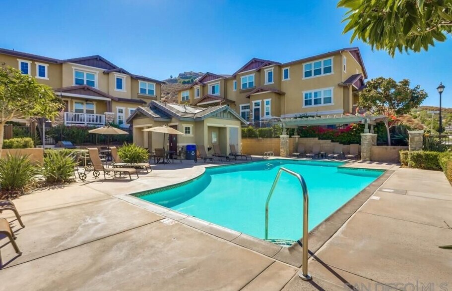 Building Photo - 3015 Cole Grade Dr
