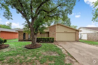 Building Photo - 3915 Lost Oak Dr