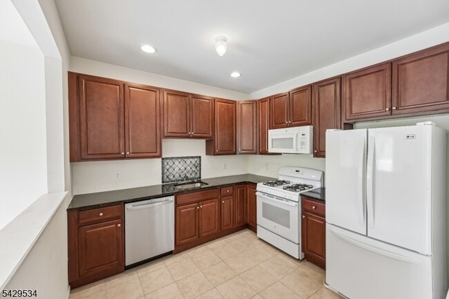 Building Photo - 26 DeCroce Ct