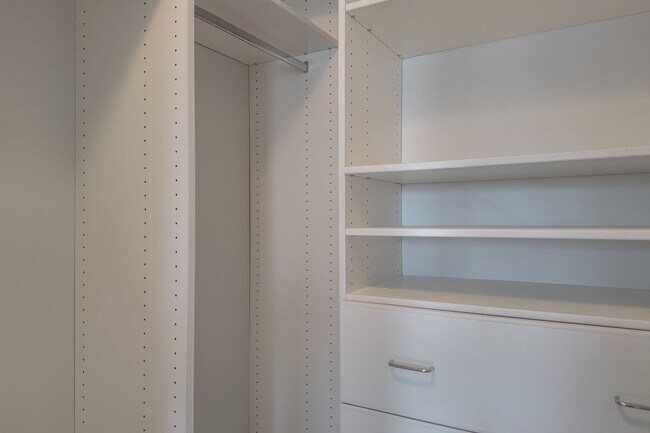 Building Photo - Modern Comfort with Pool & Spa in The Lakes – Solar Equipped Home