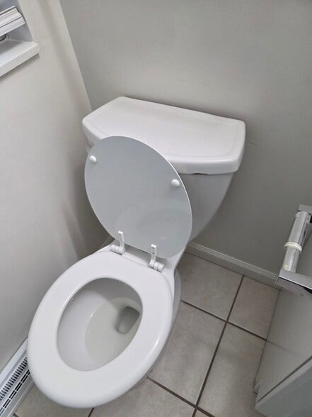 Building Photo - 524 Mercer Rd