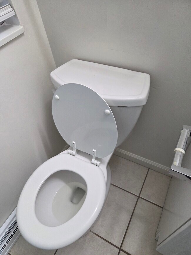 Building Photo - 524 Mercer Rd