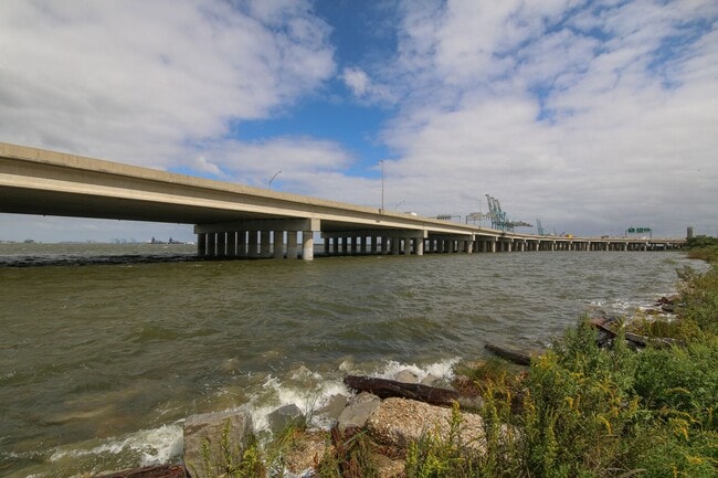 Building Photo - 146 Florida Ave