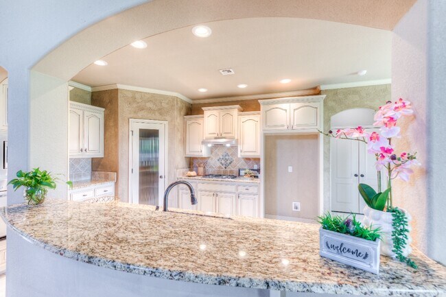 Building Photo - 1317 W Dover St