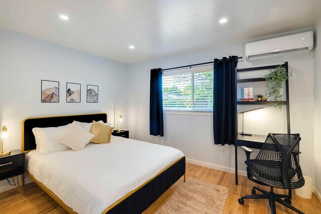 Building Photo - 919 Redbird Dr