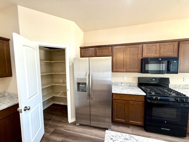 Building Photo - New Construction 3 Bed / 2 Bath Home with ...