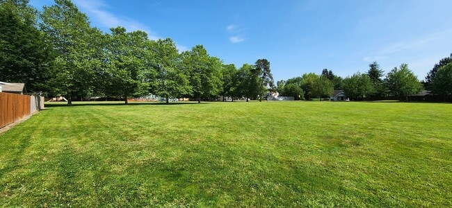 Building Photo - 3 bed 2.5 bath Single Family Home, Monroe ...