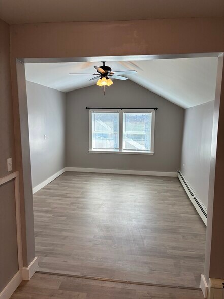 Building Photo - 82 Lyon Ave