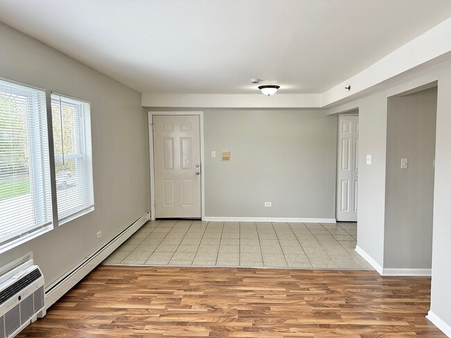 Building Photo - 8635 84th Ct