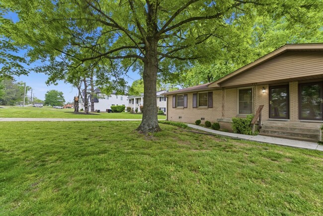 Building Photo - Crieve Hall Duplex