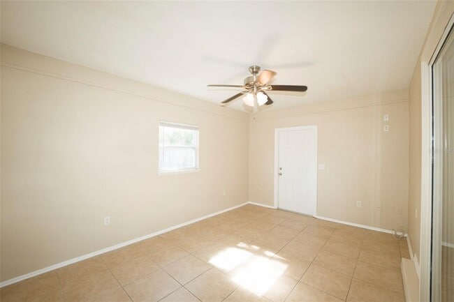 Building Photo - 207 Periwinkle Rd