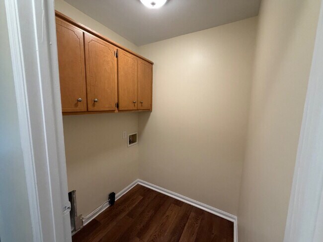 Building Photo - 920 Malibu Dr