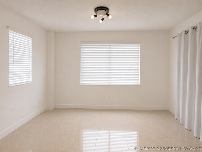 Building Photo - 5040 SW 117th Way
