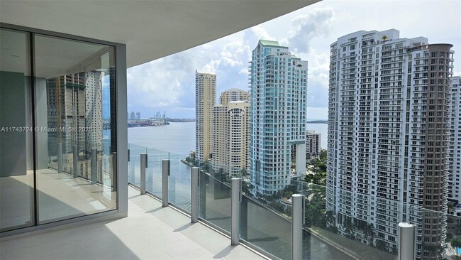 Building Photo - 300 Biscayne Blvd Way