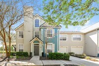 Building Photo - 13700 Richmond Park Dr N