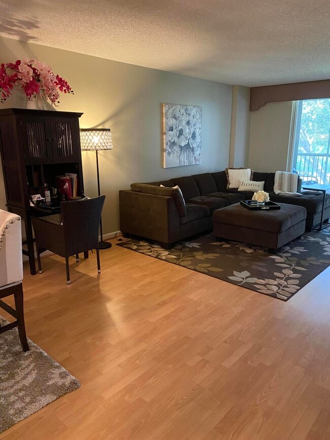 Building Photo - 4734 Lucerne Lakes Blvd