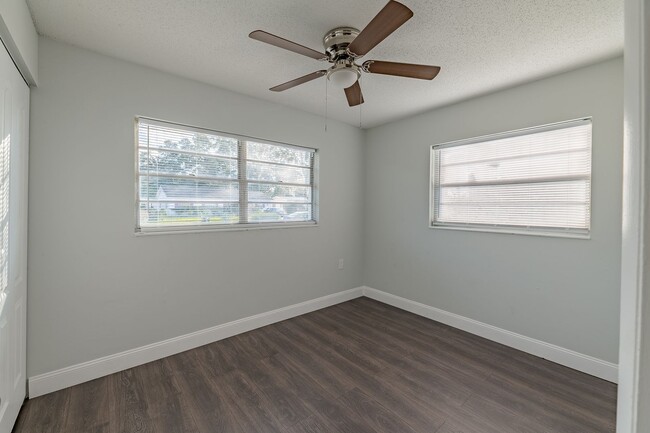 Building Photo - Now Available - 3 / 1.5 Bath In Orlando