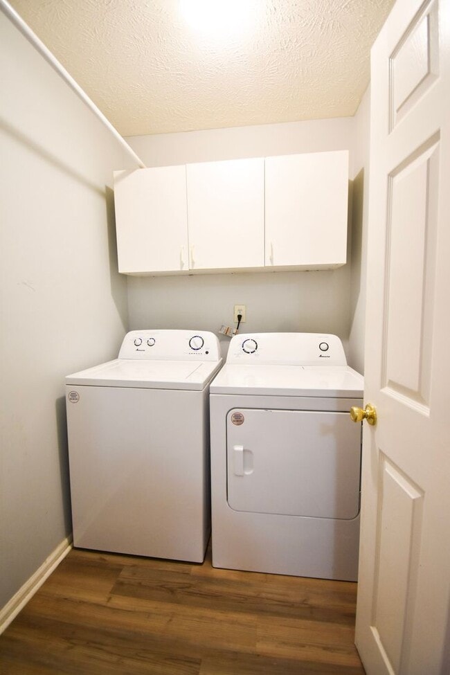 Building Photo - Coming Soon: 3 Bedroom 2.5 Bathroom-Pets Okay