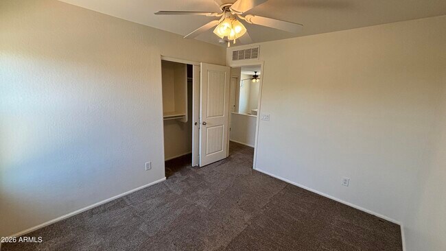 Building Photo - 624 W Mesquite Tree Ln