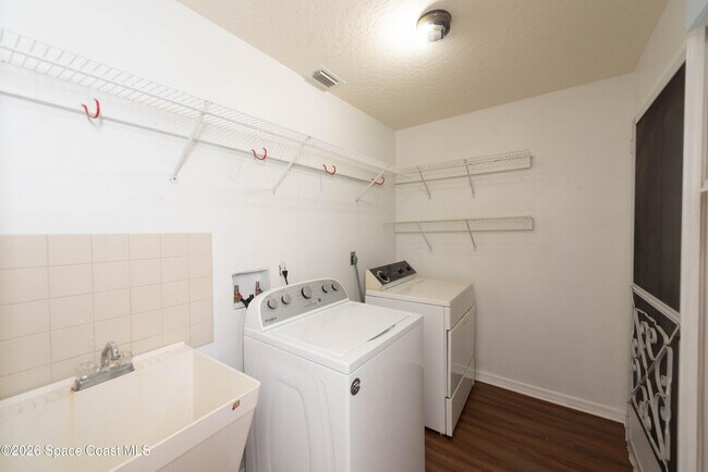 Building Photo - 1236 Buffing Cir SE