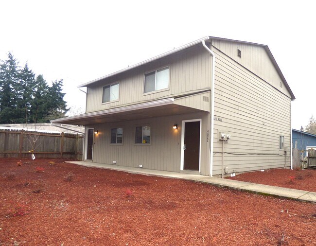 Building Photo - 2 bed 1.5 bath Townhome in Keizer