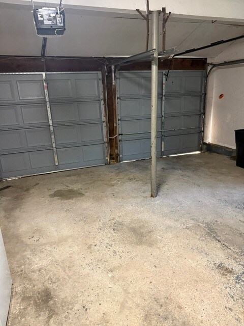 Building Photo - 8 Tobi Ln