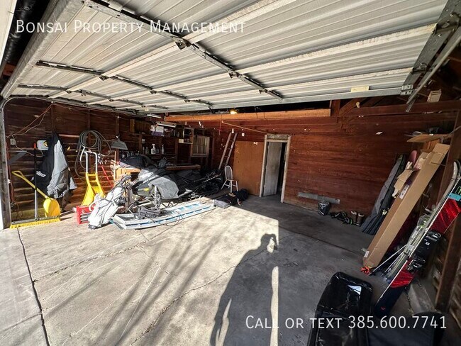 Building Photo - 2577 S 700 E