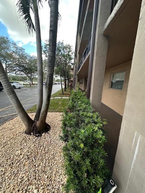 Building Photo - 2700 Coral Springs Dr