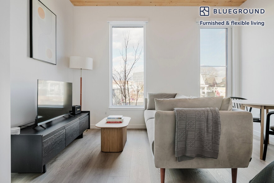 Building Photo - 154 Broadway